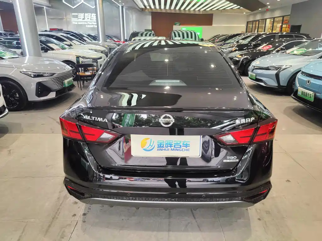 NISSAN TEANA 2022