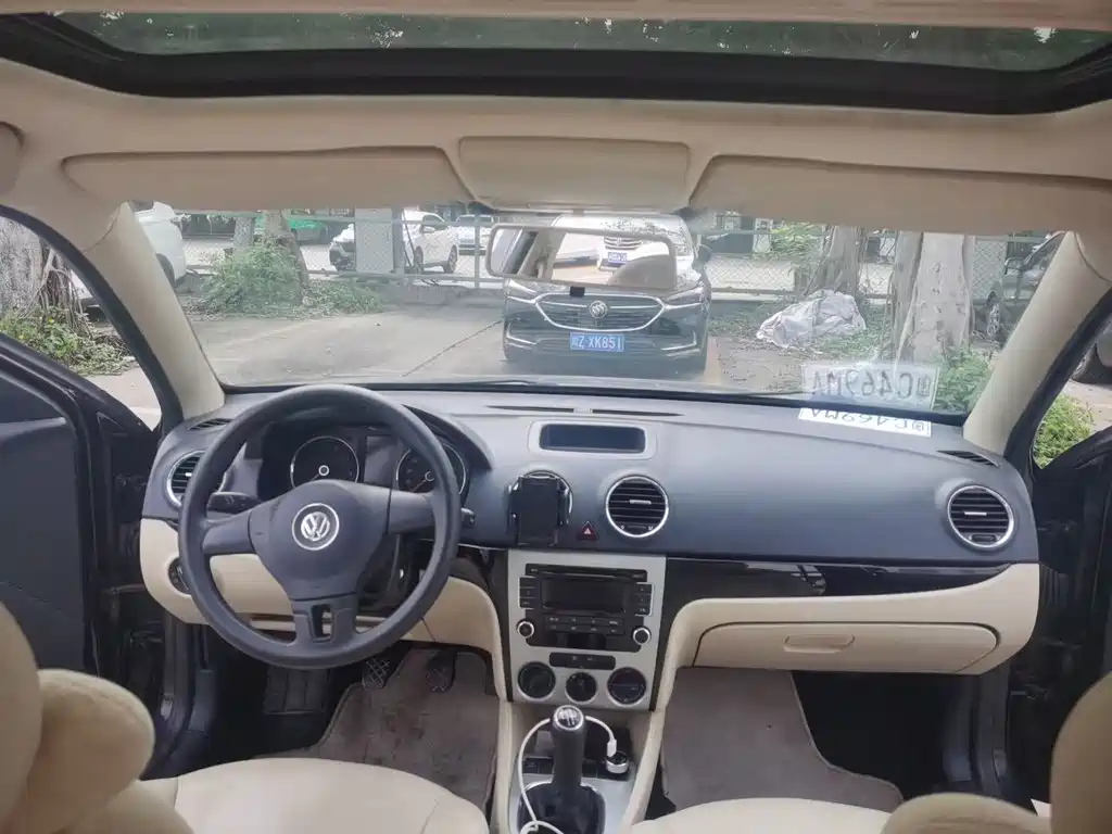 VOLKSWAGEN LAVIDA 2012