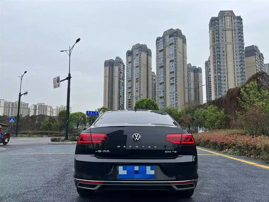 VOLKSWAGEN MAGOTAN 2021