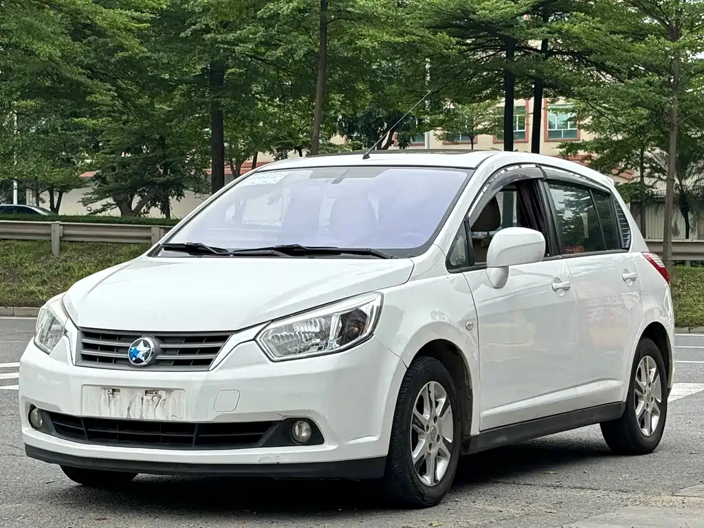 VENUCIA R50 2013
