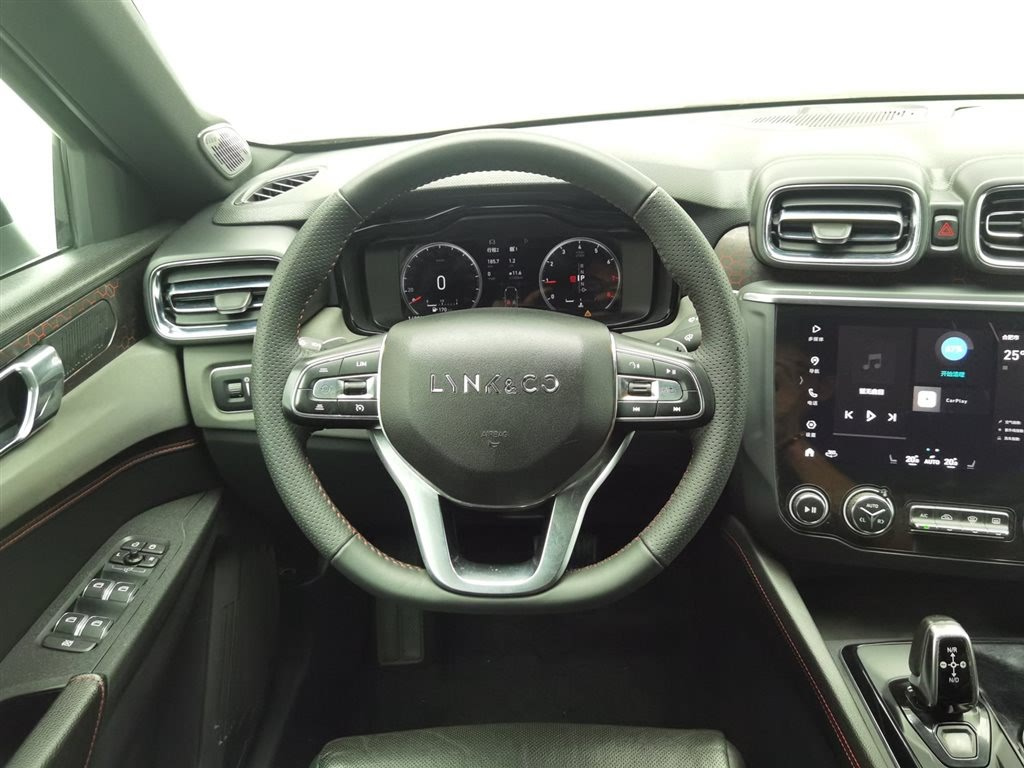 LYNK&CO 03 2018