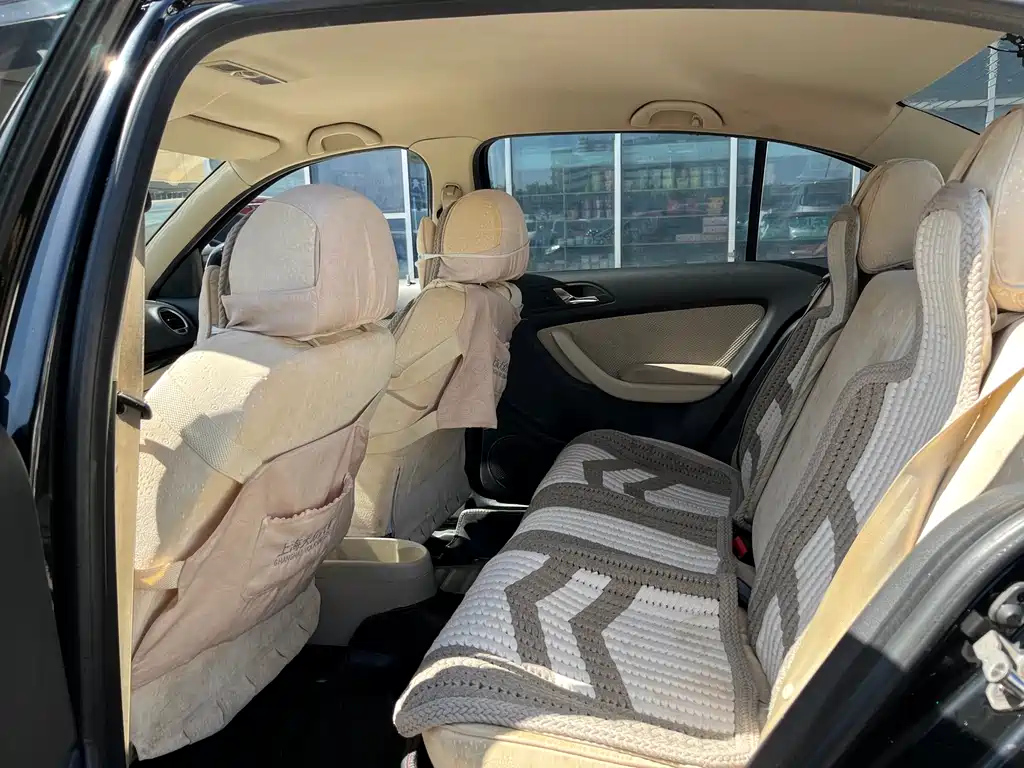VOLKSWAGEN LAVIDA 2013