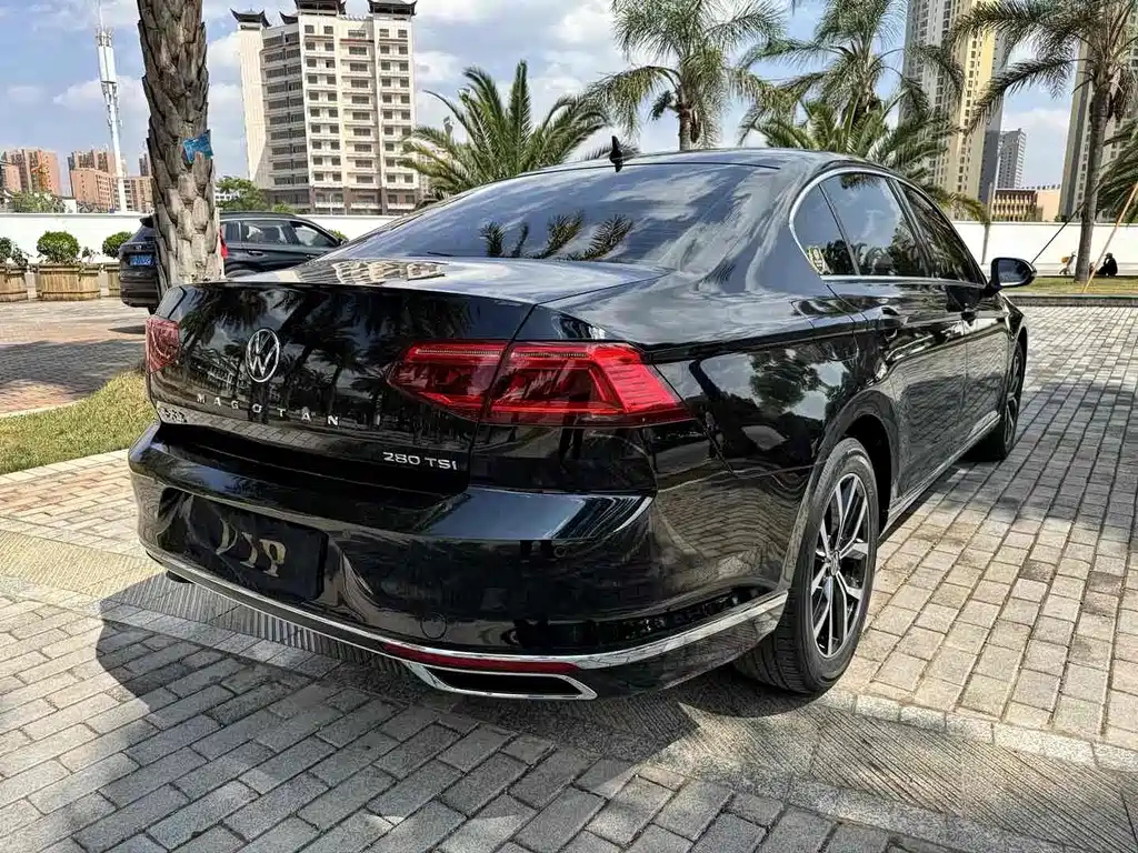 VOLKSWAGEN MAGOTAN 2021