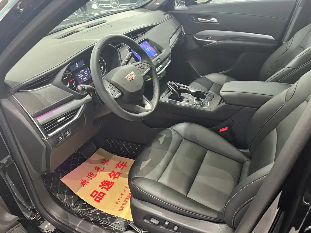 CADILLAC XT4 2021