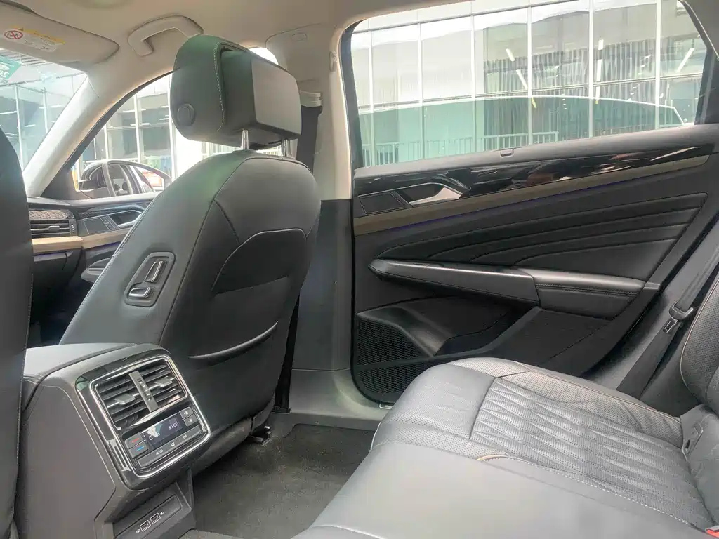VOLKSWAGEN PASSAT 2020