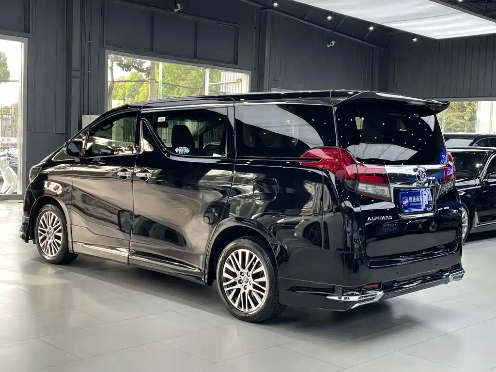 TOYOTA ALPHARD 2016