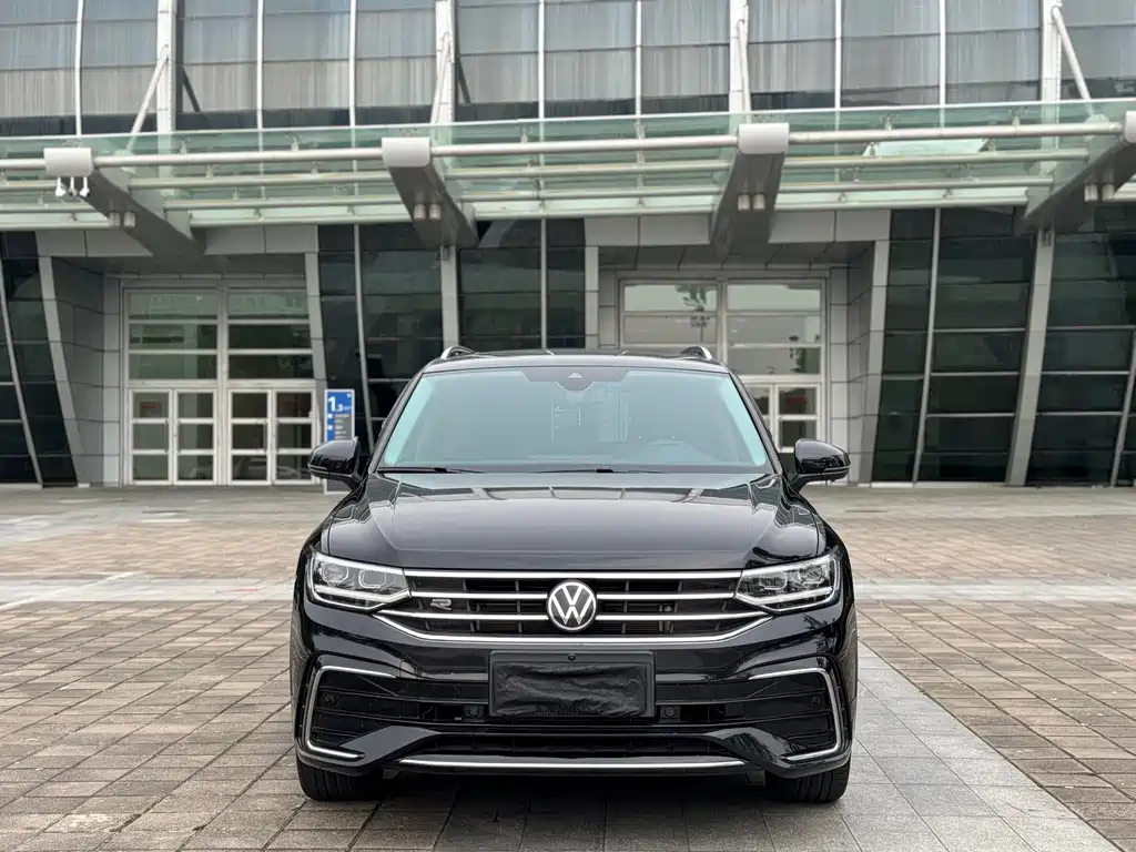 VOLKSWAGEN TIGUAN L 2023