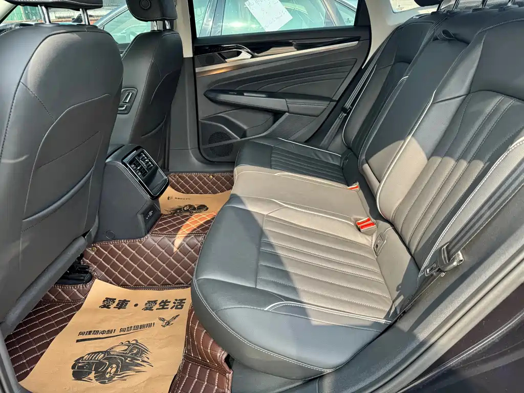 VOLKSWAGEN PASSAT 2022