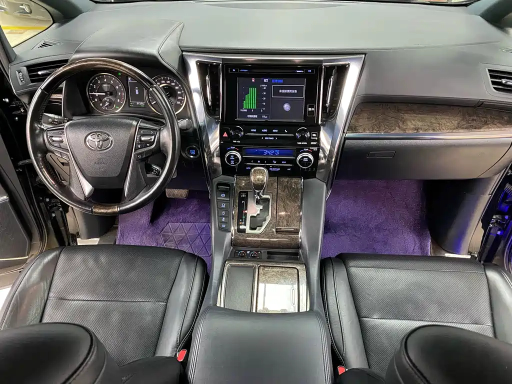 TOYOTA ALPHARD 2018