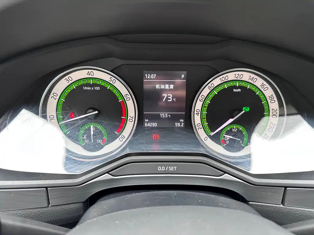 SKODA SUPERB 2019