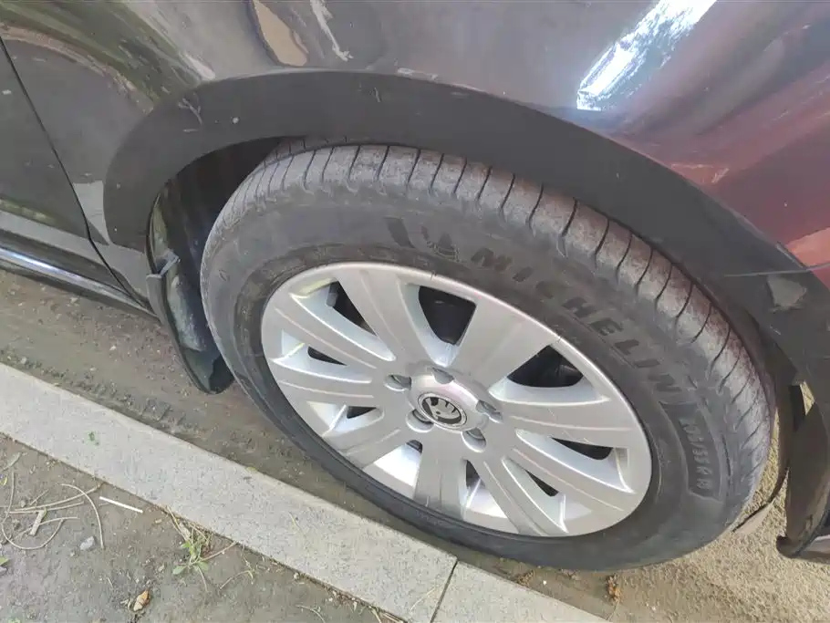 SKODA SUPERB 2014