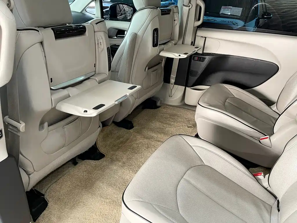 CHRYSLER OTHER 2018