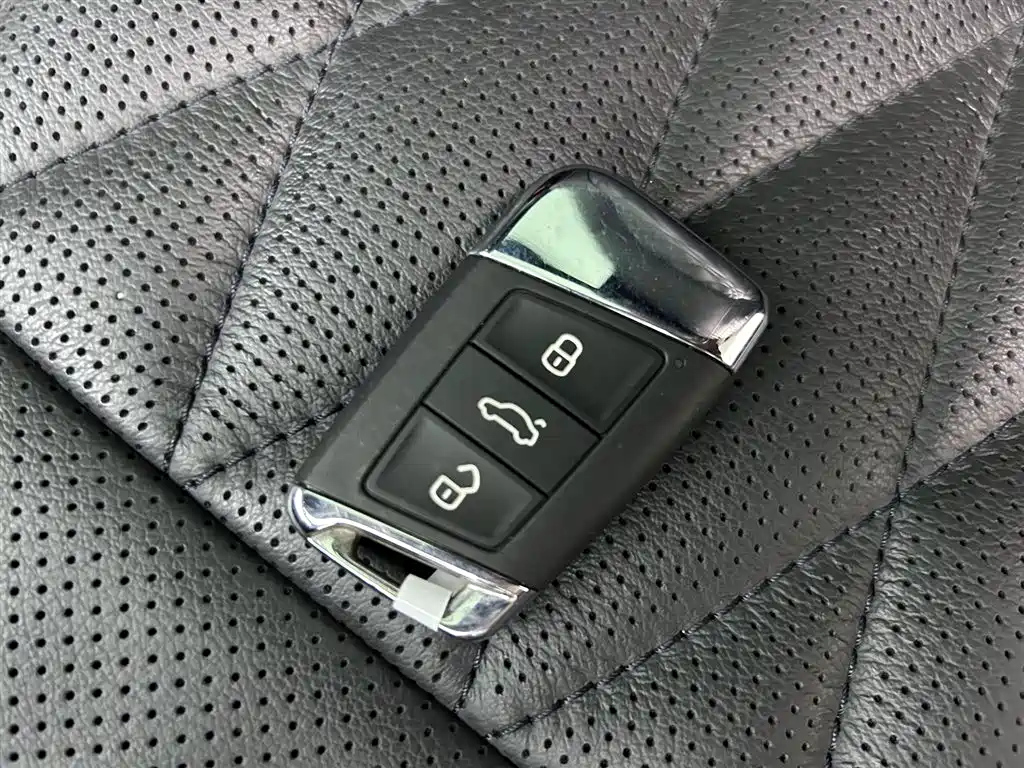 VOLKSWAGEN PASSAT 2021