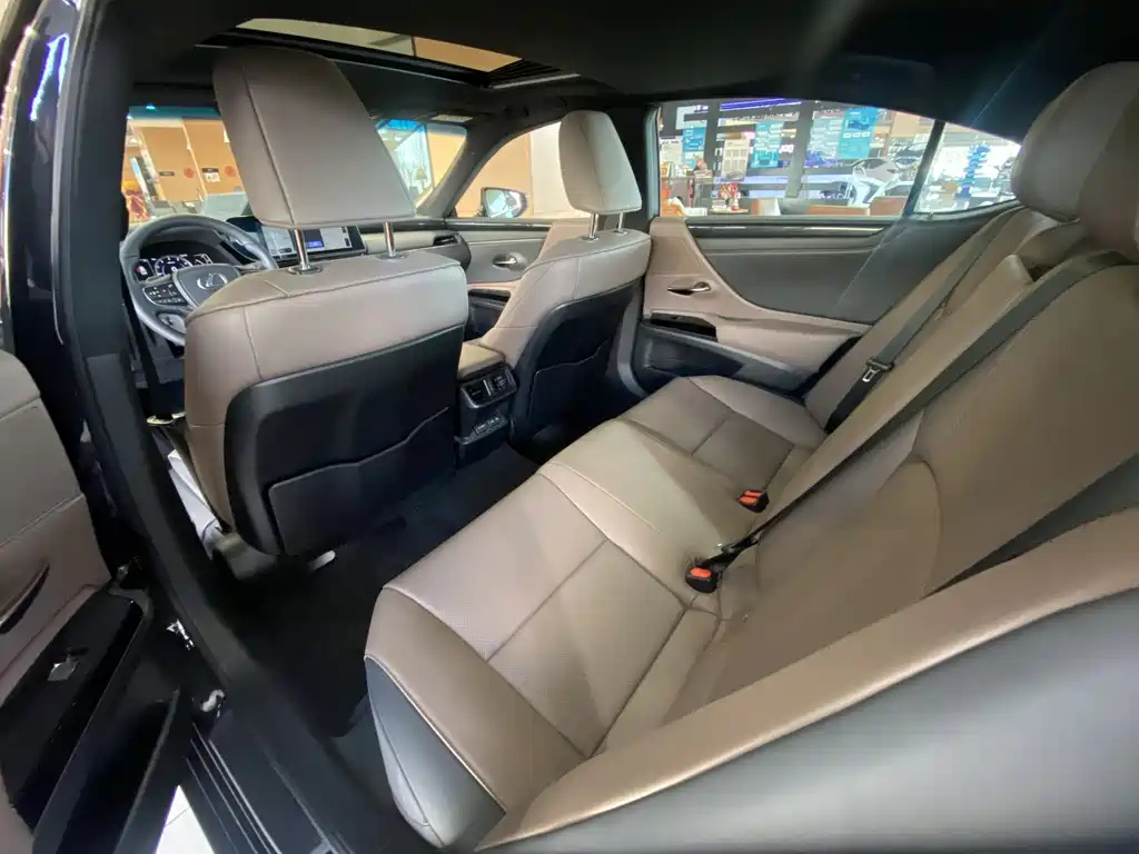LEXUS ES 2023