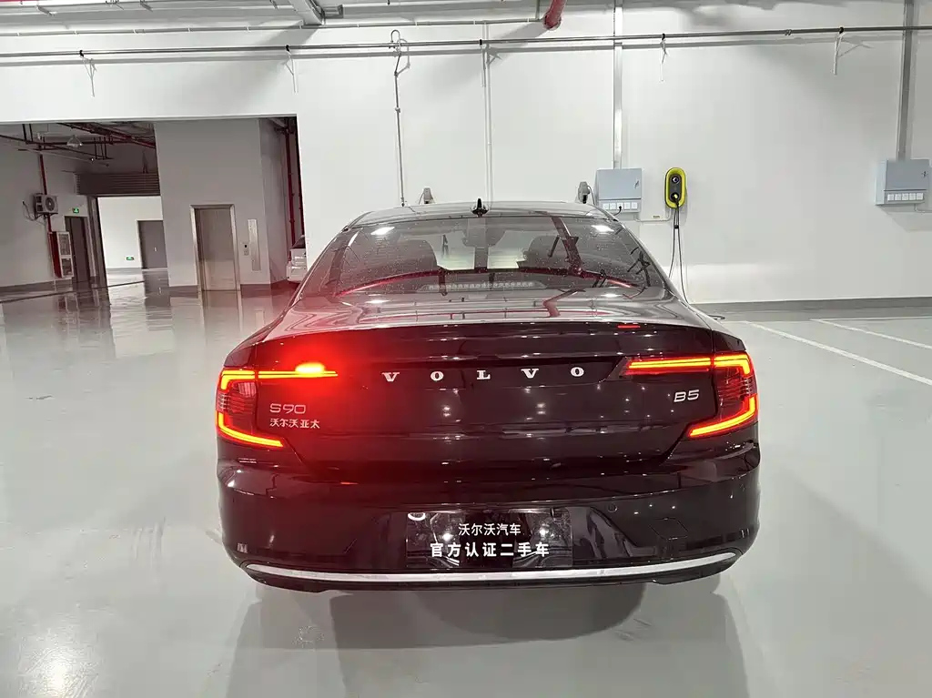 VOLVO S90 2021