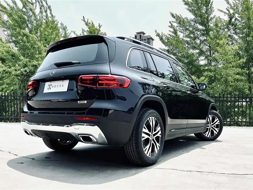 MERCEDES BENZ GLB 2024