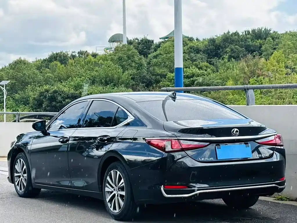 LEXUS ES 2021