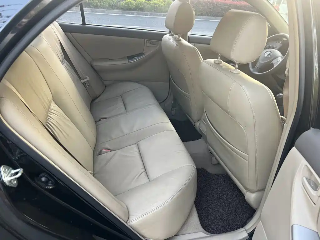 TOYOTA COROLLA 2011