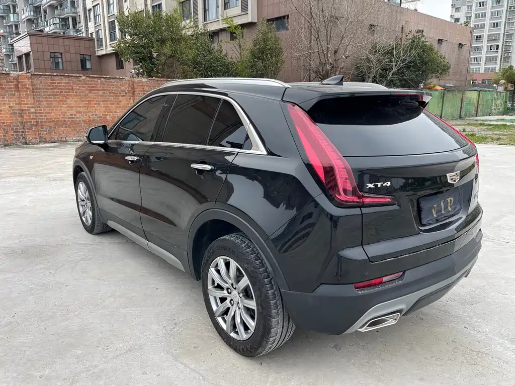 CADILLAC XT4 2021