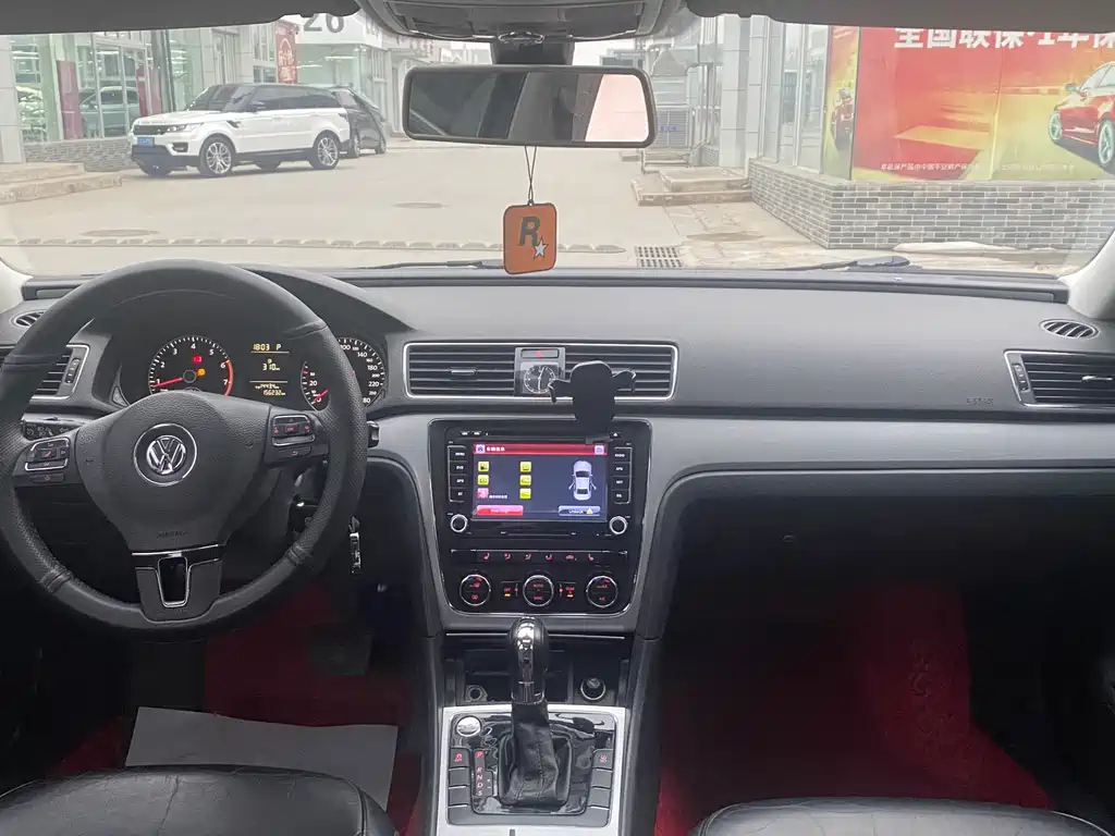 VOLKSWAGEN PASSAT 2014