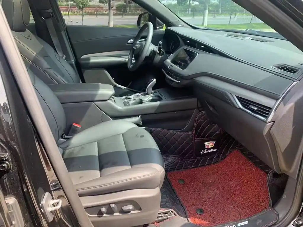 CADILLAC XT4 2021
