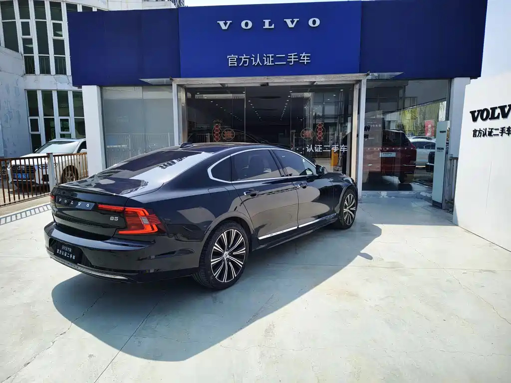 VOLVO S90 2022