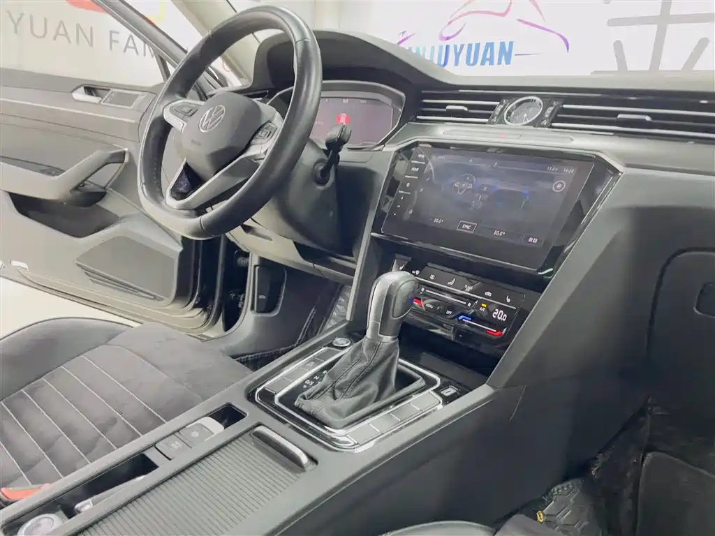VOLKSWAGEN MAGOTAN 2021