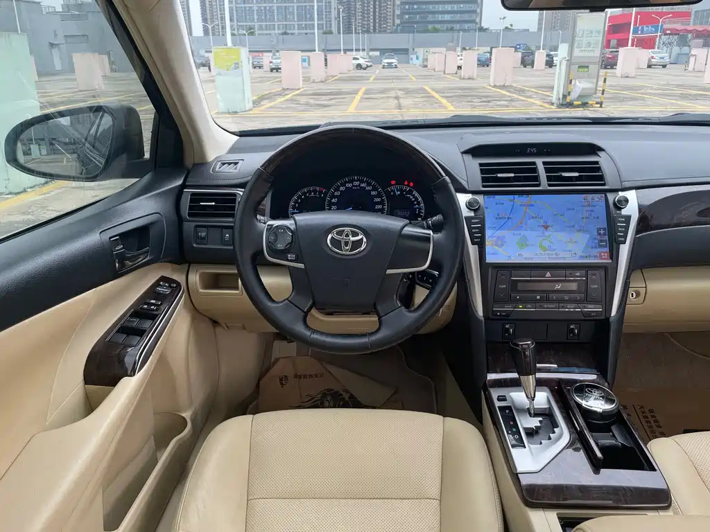 TOYOTA CAMRY 2016