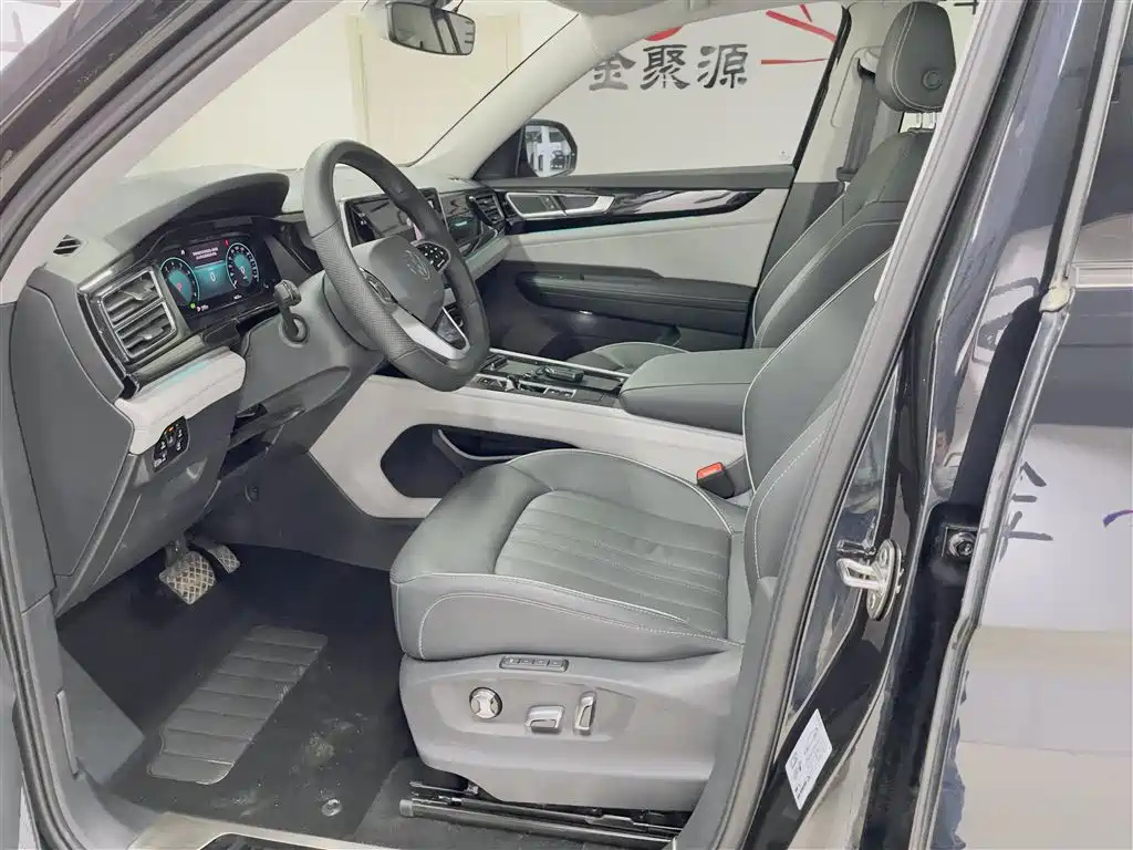 VOLKSWAGEN TOURAN 2023