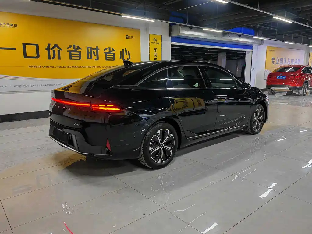 XPENG MOTORS P5 2022