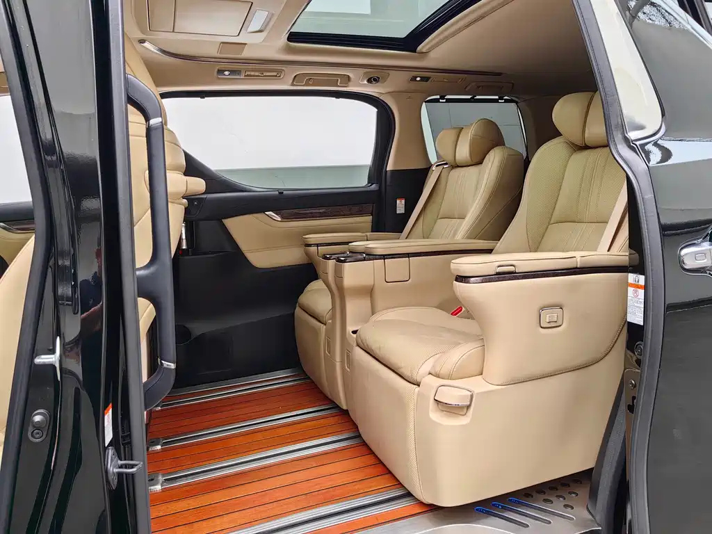TOYOTA ALPHARD 2019