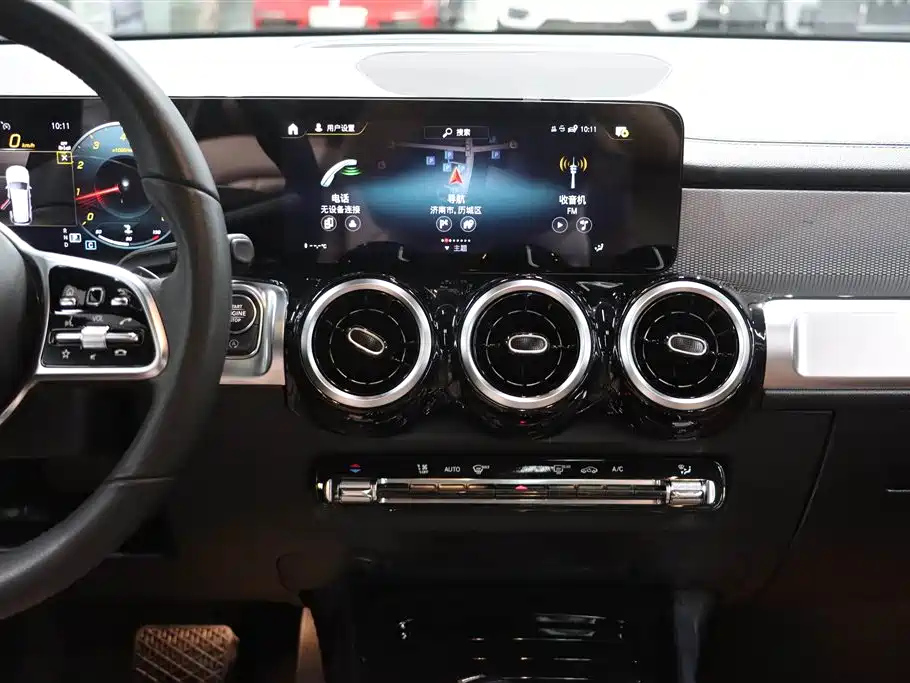 MERCEDES BENZ GLB 2023