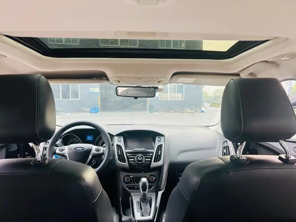 FORD FOCUS 2012