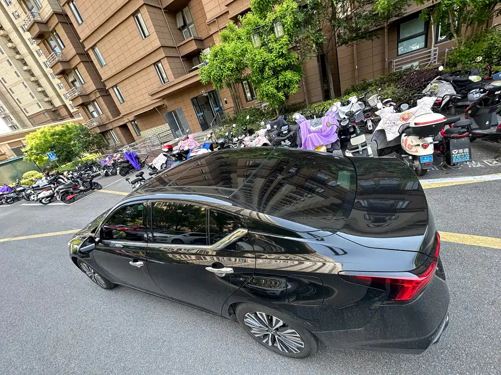 NISSAN TEANA 2023