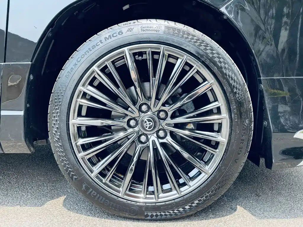 TOYOTA ALPHARD 2011