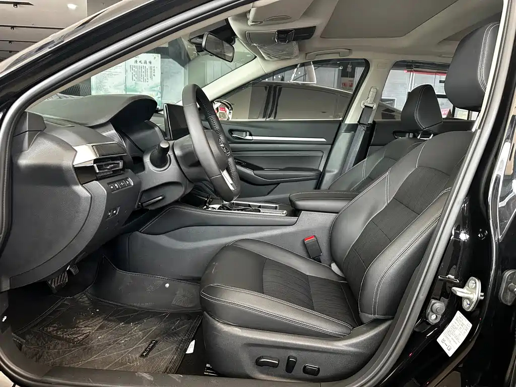 NISSAN TEANA 2023