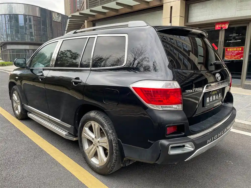 TOYOTA HIGHLANDER 2013