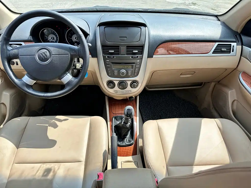BUICK EXCELLE 2010