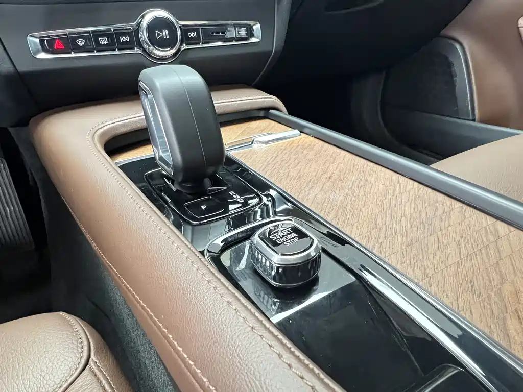 VOLVO S90 2022