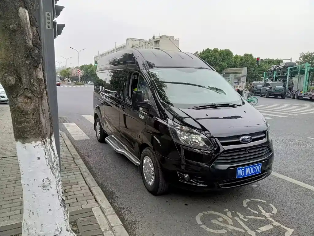 FORD TRANSIT 2022