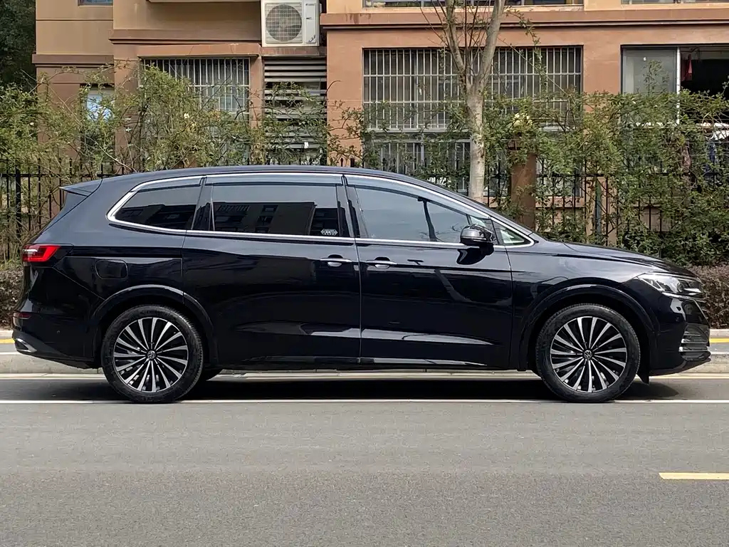 VOLKSWAGEN VILORAN 2022