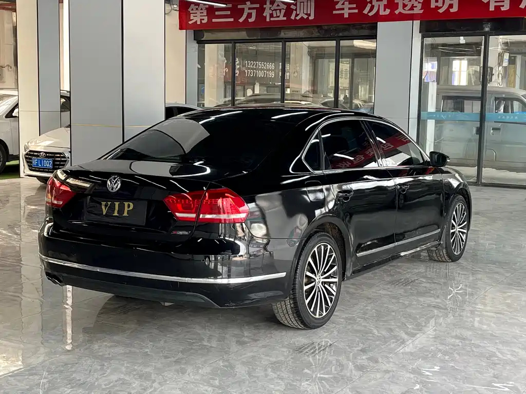 VOLKSWAGEN PASSAT 2015