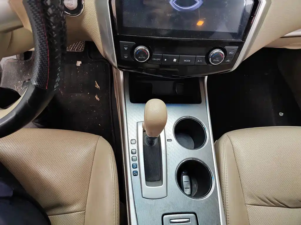NISSAN TEANA 2018