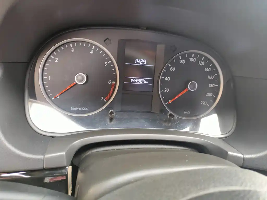 VOLKSWAGEN LAVIDA 2011