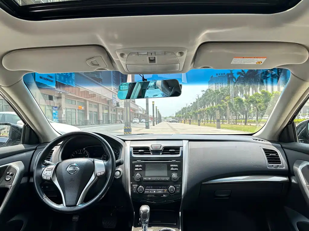 NISSAN TEANA 2016