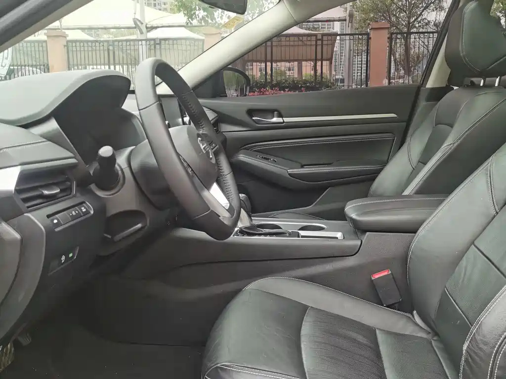 NISSAN TEANA 2019