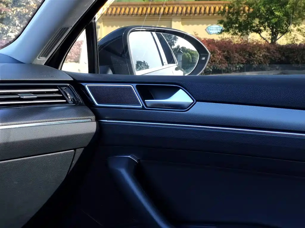VOLKSWAGEN MAGOTAN 2022