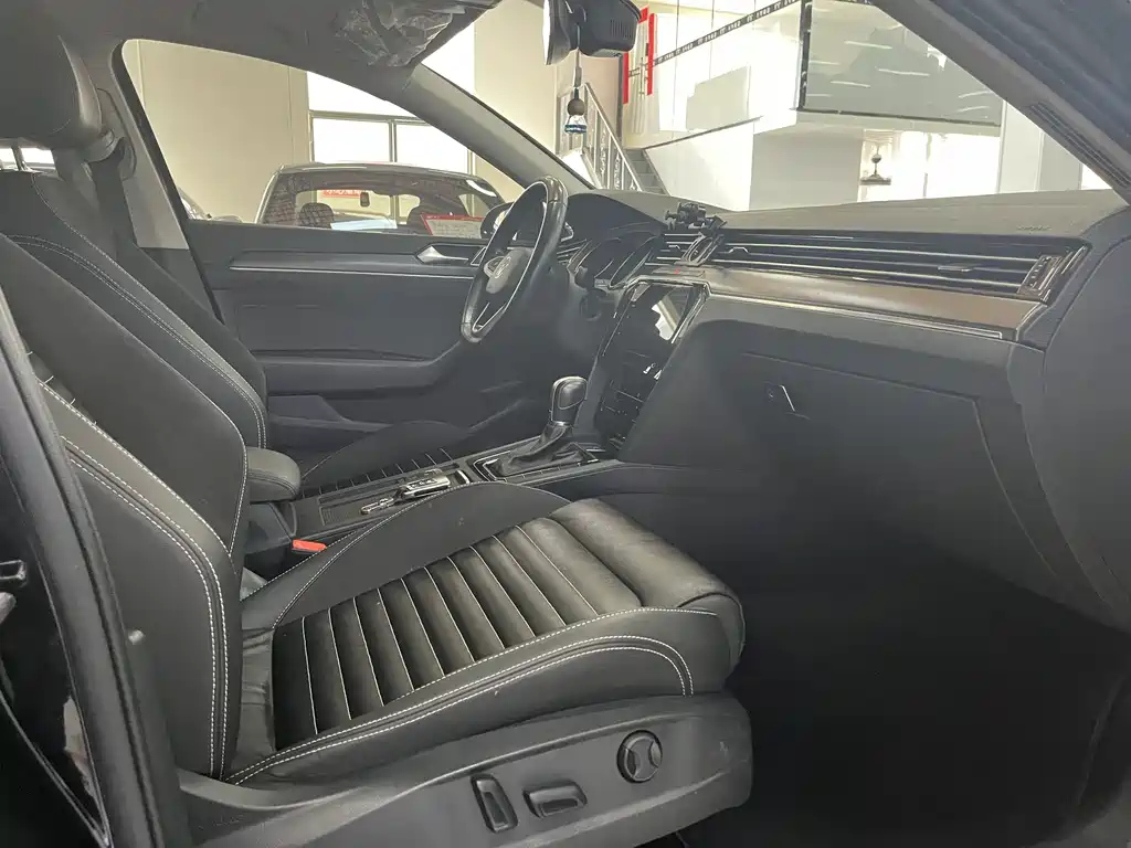 VOLKSWAGEN MAGOTAN 2022