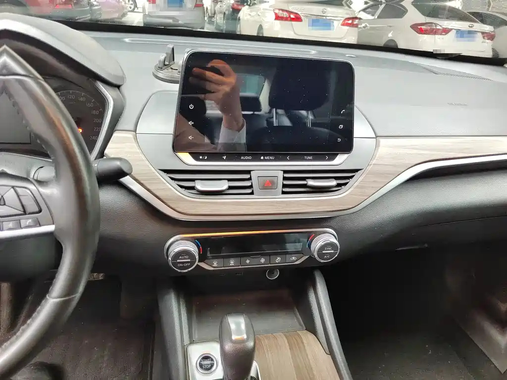 NISSAN TEANA 2021