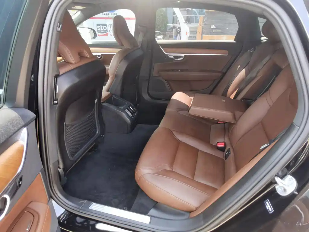 VOLVO S90 2022